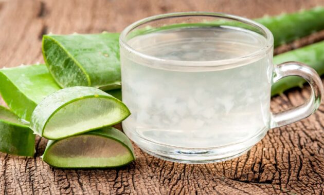 Say goodbye to summer skin problems with this aloe ice remedy