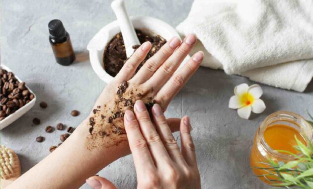 3 DIY body scrubs to get soft and glowing skin in summer