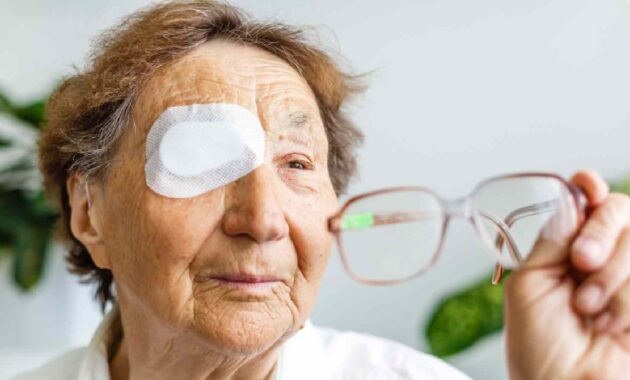 Cataract surgery: How to take care of your eyes for a safe recovery