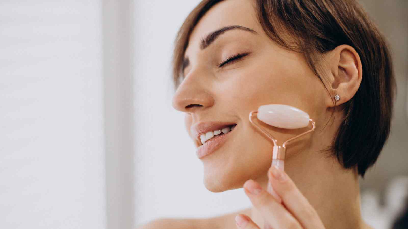 5 must-have facial tools for a DIY facial at home