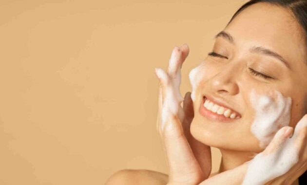 5 face cleansers for oily skin to reduce unwanted shine