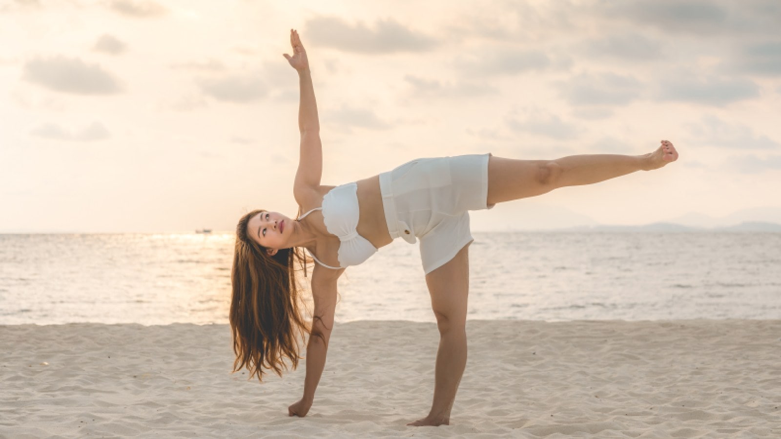 Half Moon Pose: How to do Ardha Chandrasana and its benefits