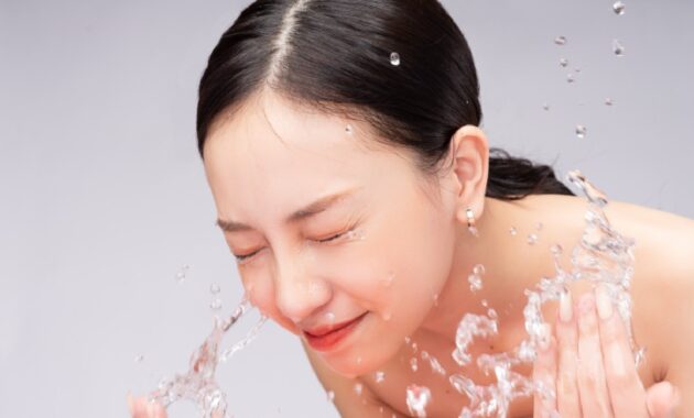 5 best Korean cleansers for glowing glass skin