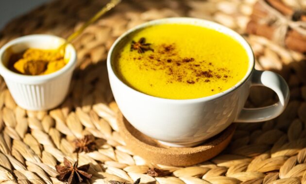 8 health benefits of turmeric milk