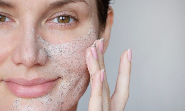 5 best scrubs for oily skin