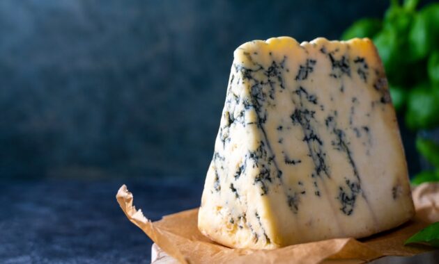 Know the health benefits of blue cheese