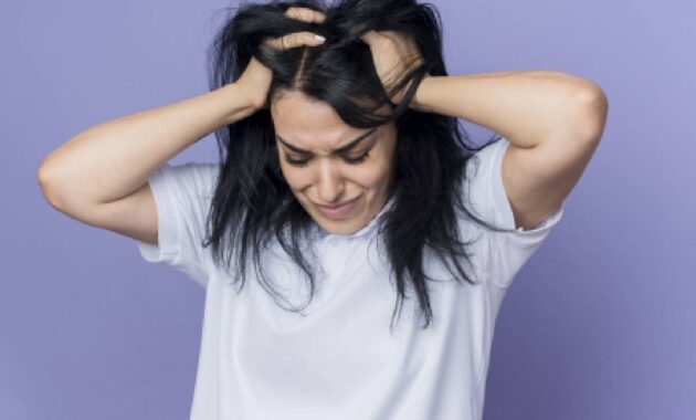 Dry scalp: Why does it happen and how to treat it