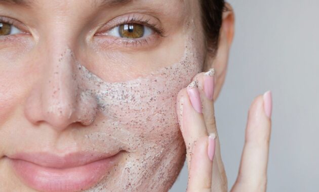 5 best exfoliators for oily skin you must try