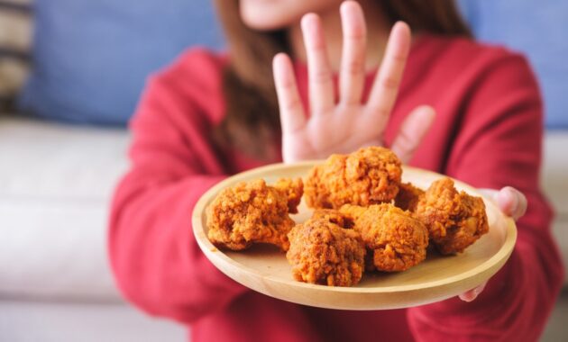 8 unhealthy food habits that lead to hair loss