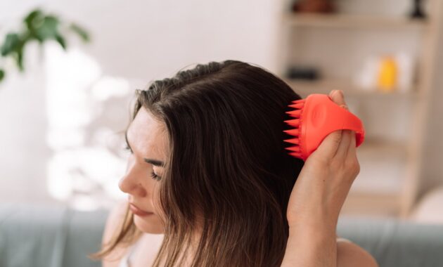 6 best scalp massagers for hair growth