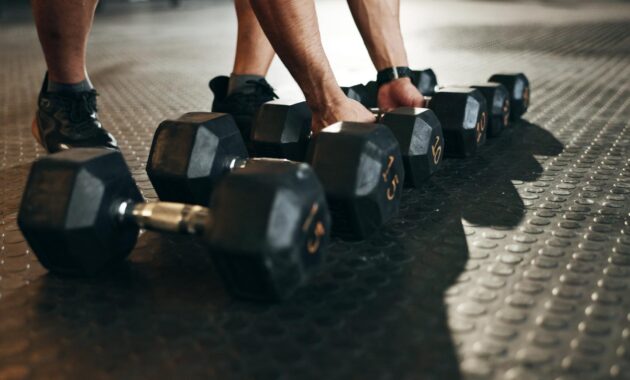 Best iron dumbbells: 5 top picks to gain strong muscles