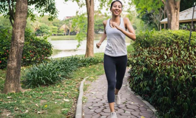 Power walking: 5 powerful health benefits and how to do it right