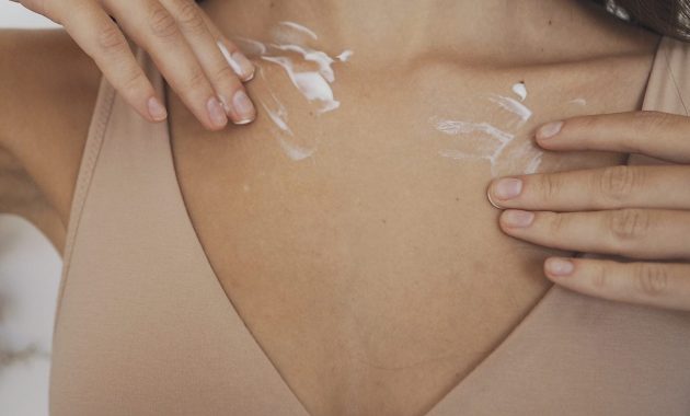 Stretch marks on breasts: Causes and treatment