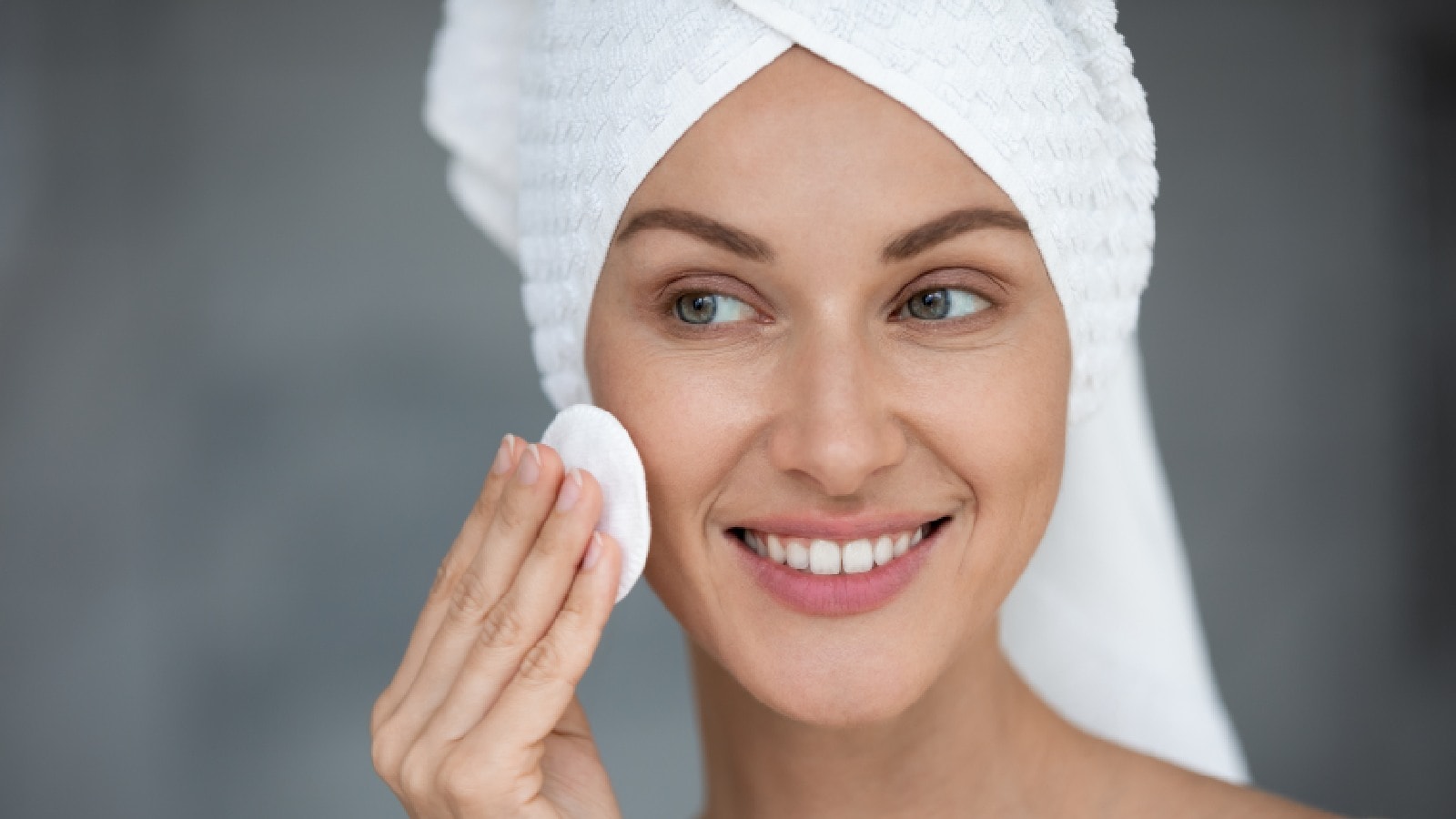 Toner vs Astringent: What should you use for your skin, and why?