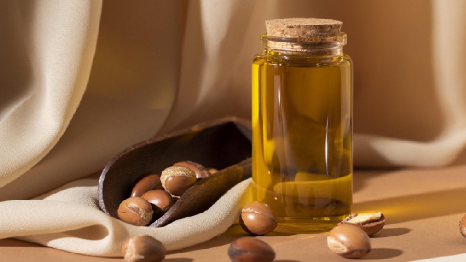 Argan oil for skin: Benefits and How to use it effectively